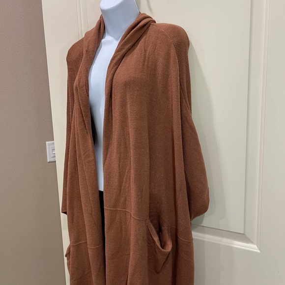 Felina NEW Sweater-Knit Hooded Wrap - Cape -Size L/XL - Butterscotch Sweater - Picture 3 of 9